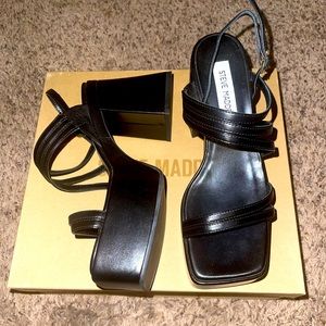 Steve Madden Black Bossy Platform Sandal size 7
